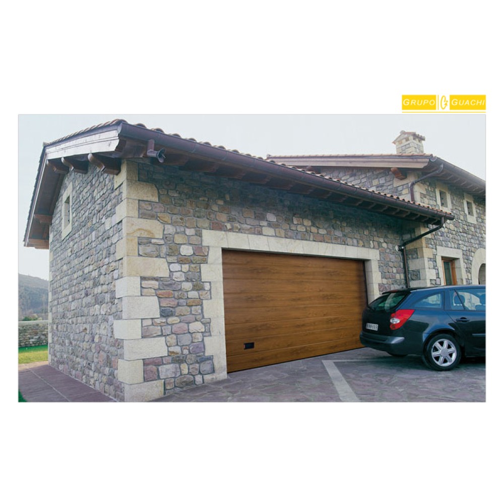 Γκαραζοπορτες  Σπαστες , Πορτα Γκαραζ σε Πετρινο Σπιτι στην Αρκαδια