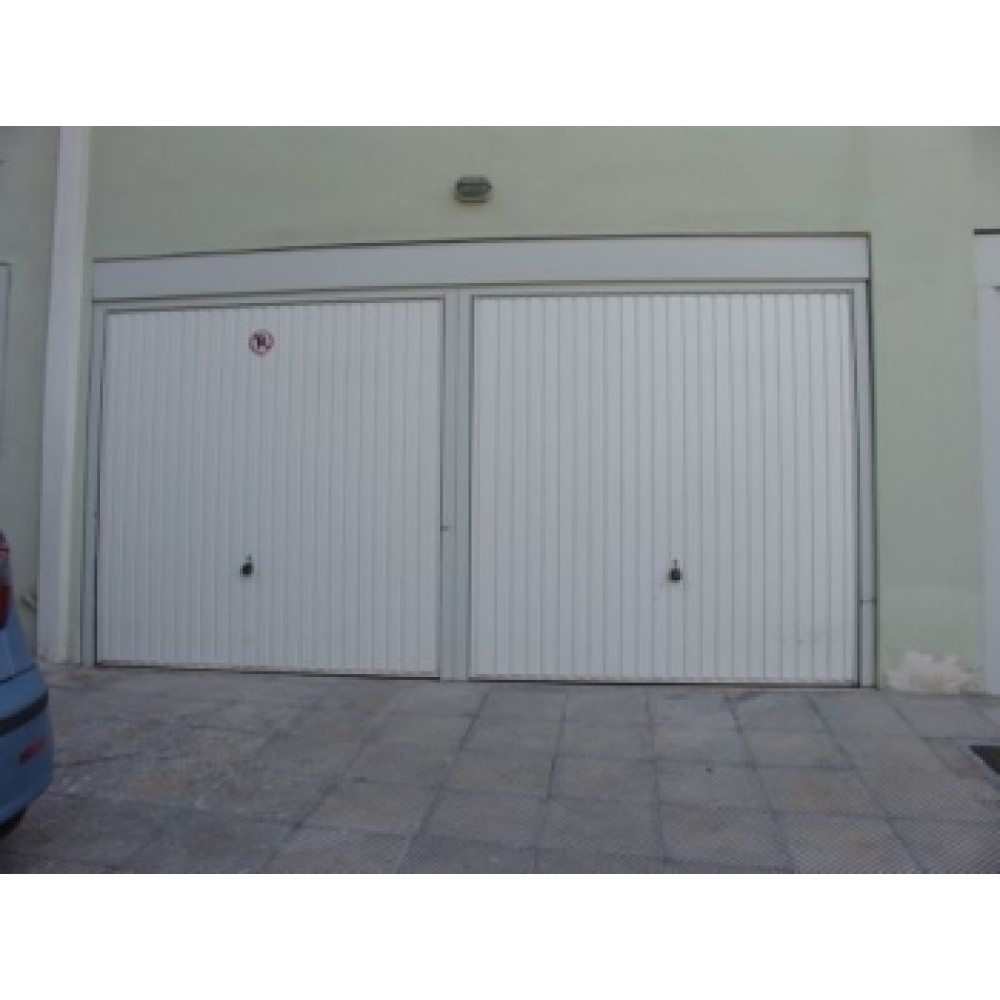 Γκαραζοπορτες, Γκαραζοπορτα σπαστη οροφης  σε γκαραζ  , Πειραιας