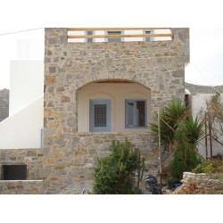 Κουφωματα Ξυλινα παραδοσιακα  νησιωτικα στην  Συρο