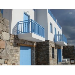 Ξυλινα Ενεργειακα Κουφωματα , Παραδοσιακα Νησωτικα παραθυρα, πατζουρια, μπαλκονοπορτες στον Αδαμαντα Μηλου