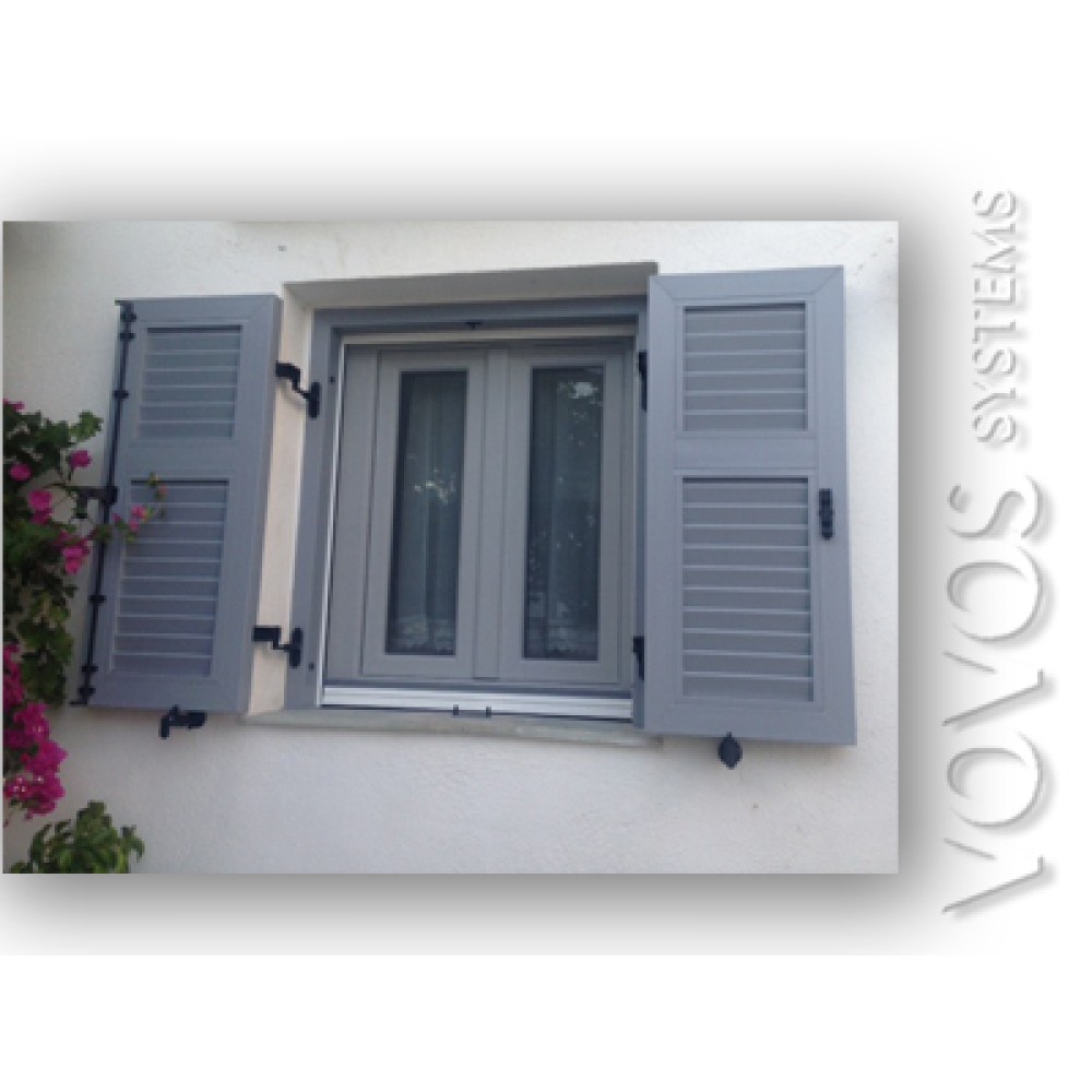 Συνθετικα  Κουφωματα , Παραδοσιακα Παραθυρα  Πατζουρια εγχρωμα  γκρι σε κατοικια στην Καταβατη  Σιφνος