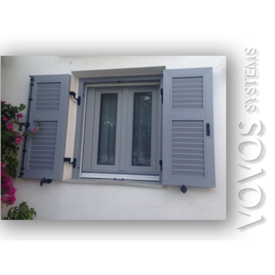 Συνθετικα  Κουφωματα , Παραδοσιακα Παραθυρα  Πατζουρια εγχρωμα  γκρι σε κατοικια στην Καταβατη  Σιφνος
