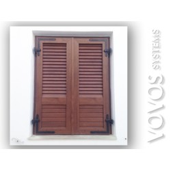 Συνθετικα Παραδοσιακα Πατζουρια ALUPLAST ,  συνδιασμος  γαλλικο ανω  - γερμανικο κατω  φυλλαρακι στον Ατερμωνα Σιφνος