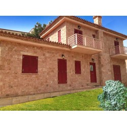 Ξυλινα Κουφωματα , Παραδοσιακα ξυλινα , Πορτες , παραθυρα, σε πετρινο σπιτι στον Προδρομο - Βοιωτιας