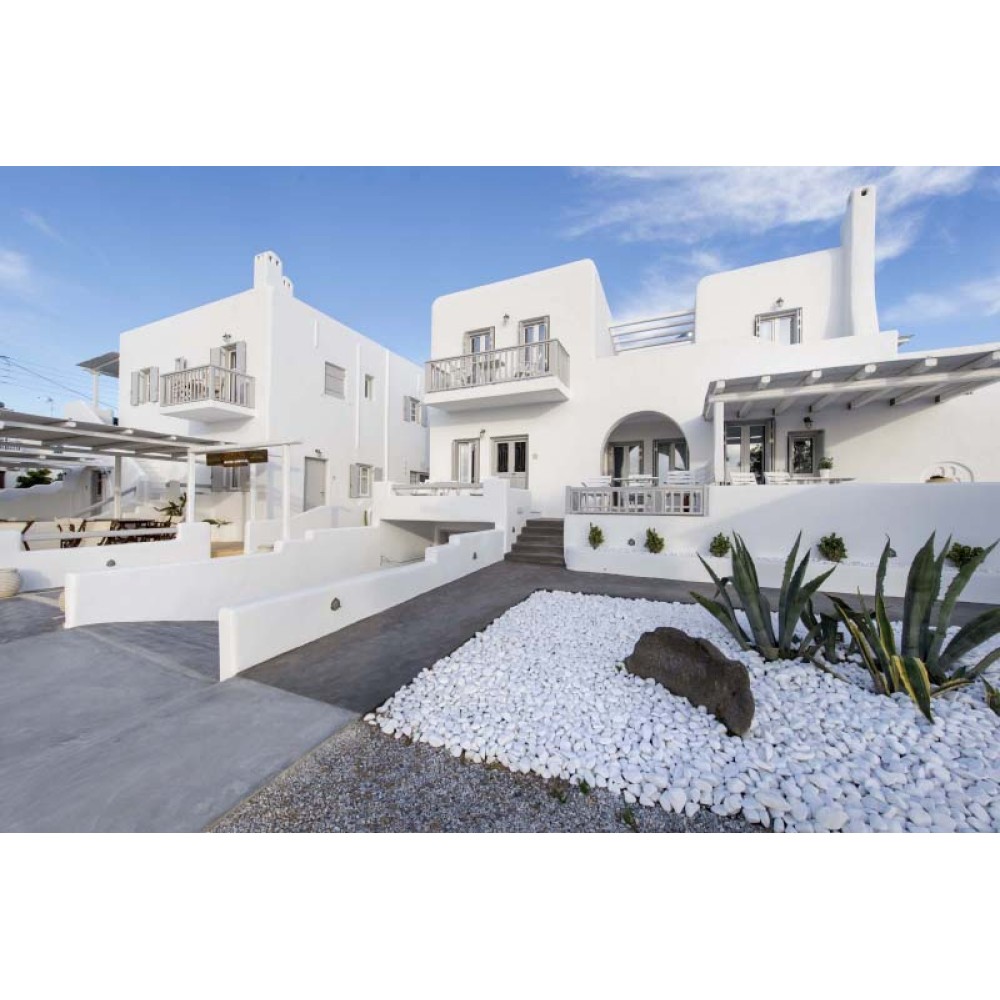 Ξυλινα κουφωματα, Πορτες, Παραθυρα, πατζουρια  παραδοσιακα , Νησιωτικα, στα studios "Νεφελη" στα Πολλώνια -  Μηλος