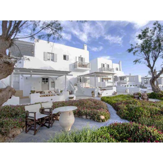 Ξυλινα παραδοσιακα κυκλαδιτικα  Κουφωματα σε Ξενοδοχειο  Νεφελη studios στα Πολλωνια -Μηλος-Κυκλαδες 