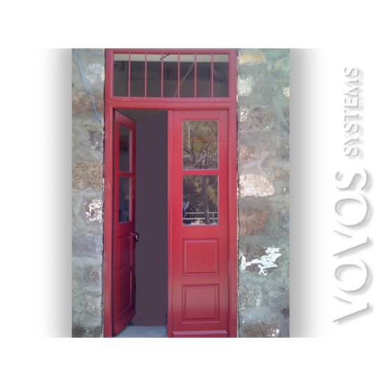 Εξωπορτες ξυλινες,  Πορτα Εισοδου  Παραδοσιακου  καταστηματος στην Πλακα  Μηλου