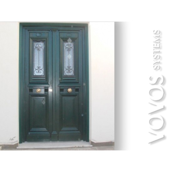 Παραδοσιακη Πορτα Εισοδου διφυλλη , ανοιγομενα τζαμια  και σιδερια Καμινια Μηλος 