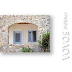 Ξυλινα κουφωματα,Ξυλινα Μονοφυλλα & διφυλλα παραθυρα σε πετρινη κατοικια στην Σικινο