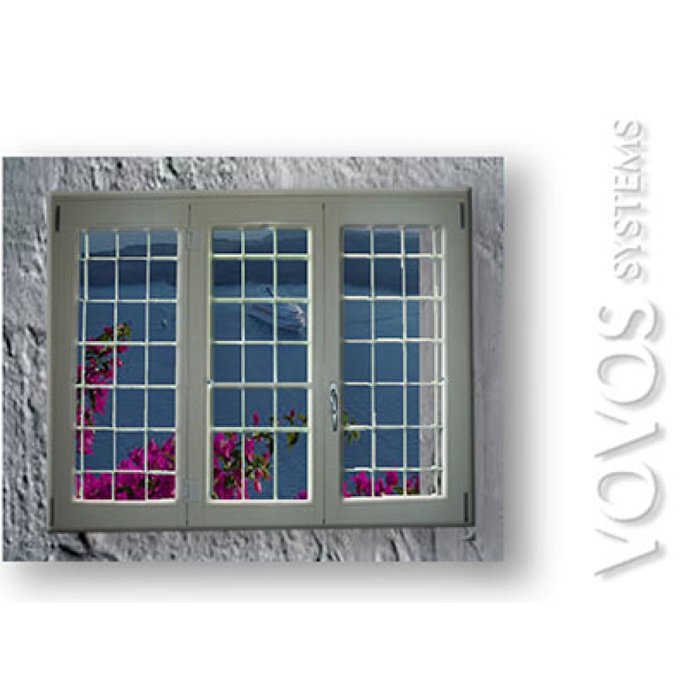 Ξυλινα ενεργειακα κουφωματα, Παραδοσιακα τριφυλλα παραθυρα με εξωτερικη σιδερια στην Σαντορινη