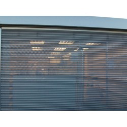 Ρολα  Διατρητα ,  -  Ρολο καταστηματος  διατρητο στο Κεντρο της Αθηνας