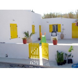 Ξυλινα Κουφωματα ,  εγχρωμα κουφωματα για νησιωτικα σπιτια  στα Πολλώνια - Μηλος