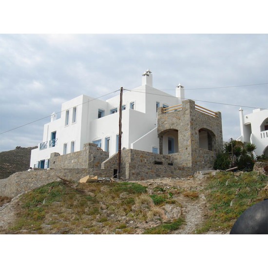 Ξυλινα Κουφωματα , νησιωτικη κατοικια με ξυλινα κουφωματα  στη  ΣΕΡΙΦΟ