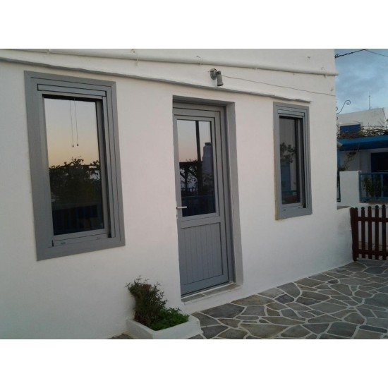  Κουφωματα  PVC  σε Μεζεδοπωλειο στη Σιφνο