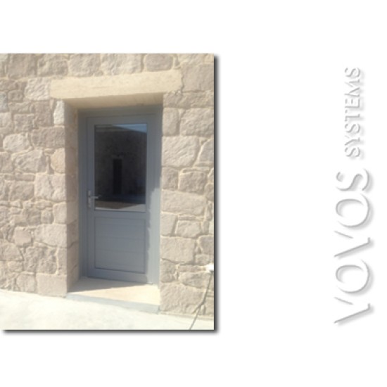 Συνθετικα κουφωματα, Εισοδος κατοικιας στη Μηλο