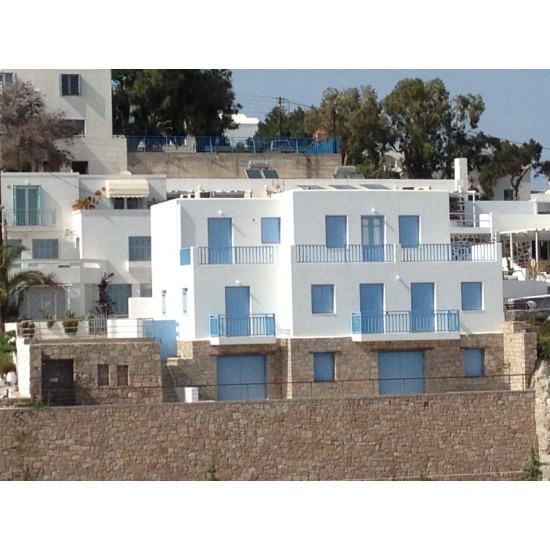 Ξυλινα ενεργειακα παραδοσιακα  κουφωματα, πορτες , παραθυρα , πατζουρια στην προβλητα Αδαμαντα Μηλου 