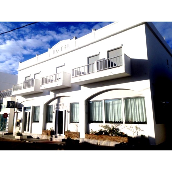 Συνθετικα κουφωματα kommerling,   παραδοσιακα νησιωτικα  κουφωματα  στο Ξενοδοχειο" Μελτεμι" στον Αδαμαντα -Μηλος