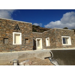  Ξυλινα παραδοσιακα Ενεργειακα Νησιωτικα  Κουφωματα σε κατοικια στη Σιφνο