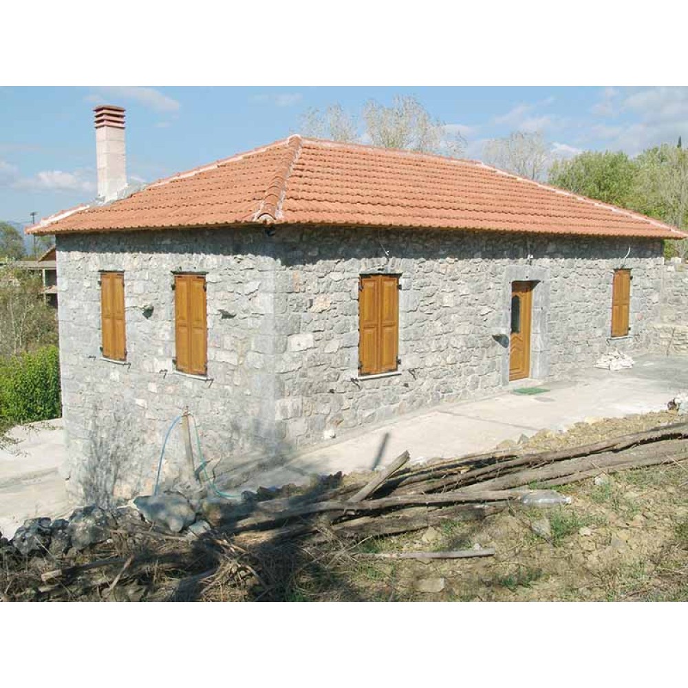 Kommerling Ενεργειακα Συνθετικα Κουφωματα , Pvc παραδοσιακα κουφωματα απομιμηση Ξυλου σε πετρινο σπιτι στη  Σιλιμνα  Αρκαδια