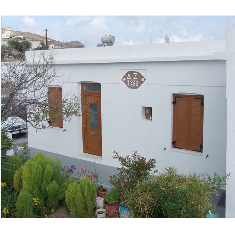 Pvc  Γερμανικα Κουφωματα Kommerling , απομιμηση Ξυλου  στον Βατο  Μηλος