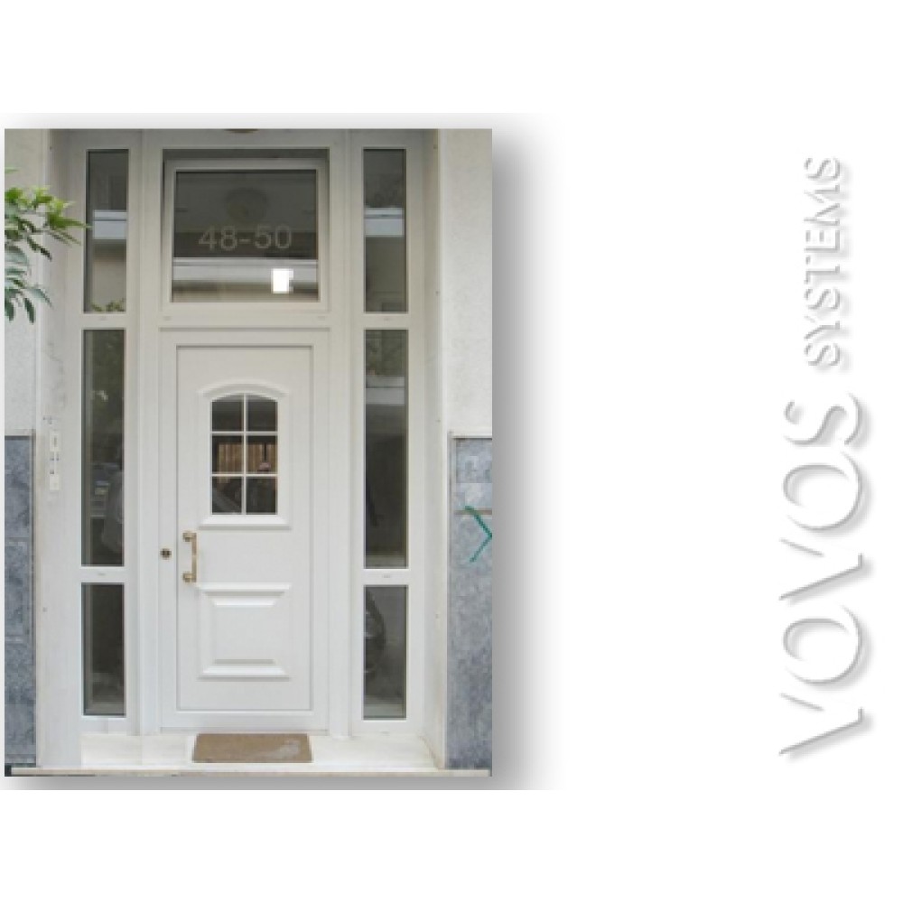 Εξωπορτα πολυκατοικιας pvc με περιμετρικα σταθερα τζαμια και ανοιγομενο φεγγιτη στην Αγια Σοφια στον Πειραια