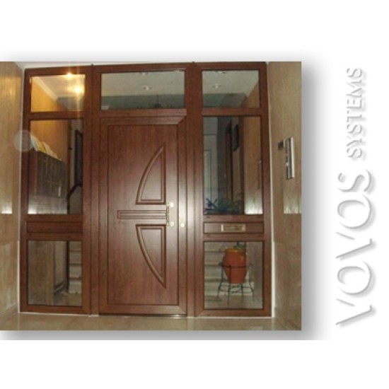 Συγχρονη εξωπορτα πολυκατοικιας με περιμετρικα σταθερα τζαμια στην Πειραικη Πειραιας