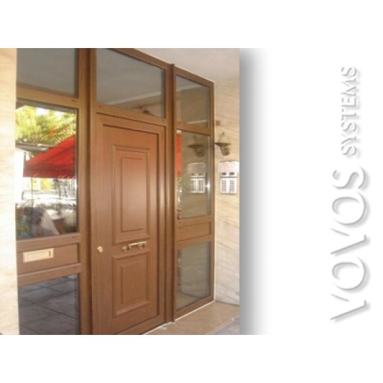 Συνθετικη Eξωπορτα  πολυκατοικιας με σταθερα πλαινα  σε χρωμα καρυδιας στην οδο Αφεντουλη στον Πειραια