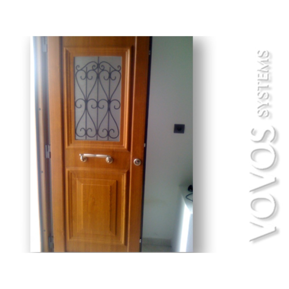 Εξωτερικες Πορτες PVC,  Πορτα συνθετικη pvc  πρεσαριστη με τζαμι και καγκελακι σε χρωμα ξυλου στο Κιατο Κορινθιας
