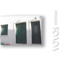 Παραδοσιακα PVC κουφωματα σε χρωμα  κυπαρισσι στο Σιγρι Μυτιληνης