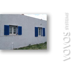 Συνθετικα Ενεργειακα Κουφωματα  kommerling , Πατζουρια  Παραθυρα  Πορτες σε  νησιωτικη κατοικια στην Κιμωλο