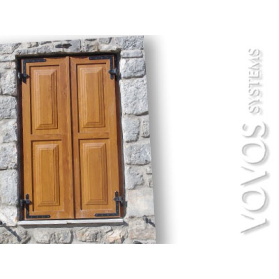 Pvc συνθετικα Πατζουρια kommerling, Πατζουρι ταμπλαδωτο απομιμηση ξυλου σε παραδοσιακο πετρινο σπιτι στα Σιλίμνα Τριπολη