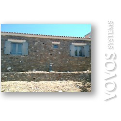 Παραδοσιακα Κουφωματα Συνθετικα kommerling, σε πετρινη  αγροτικη κατοικια στο Σιγρι Λεσβος