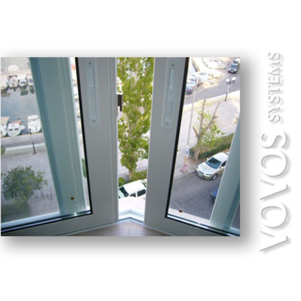 Συνθετικα Κουφωματα , Λεπτομερεια γωνιακου pvc παραθυρου ειδικης κατασκευης στο Πασαλιμανι Πειραιας