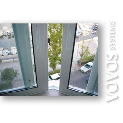 Συνθετικα Κουφωματα , Λεπτομερεια γωνιακου pvc παραθυρου ειδικης κατασκευης στο Πασαλιμανι Πειραιας