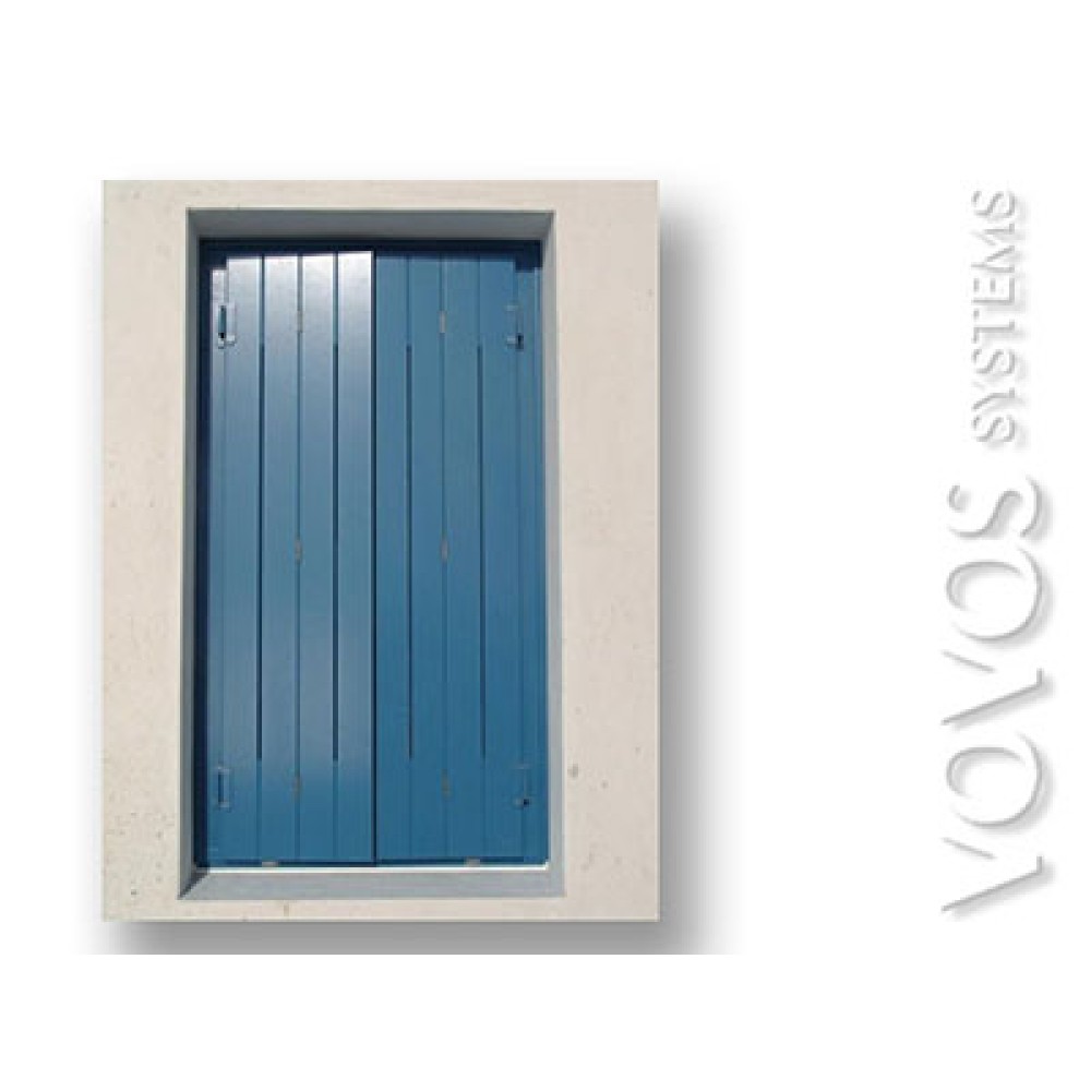 Ξυλινες Πορτες  παραθυρα,  Πατζουρια  μασιφ νησιωτικα  μπλε ραμποτε με καθετο εξαερισμο , στην Ιο -Κυκλαδες