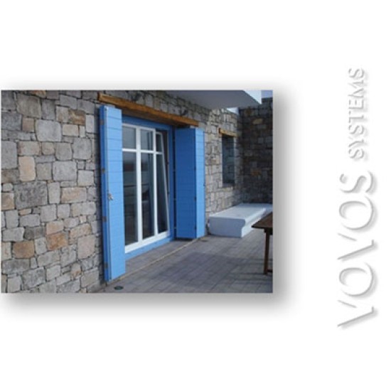 Ξυλινα Κουφωματα ,Παραδοσιακα ραμποτε μασιφ πατζουρια  σε μπαλκονοπορτα στην Μυκονο