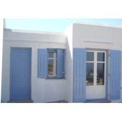 Ξύλινα Κουφωματα, πορτες, παραθυρα , πατζουρια Νησιωτικα  καθετα ραμποτε στην Σαντορινη